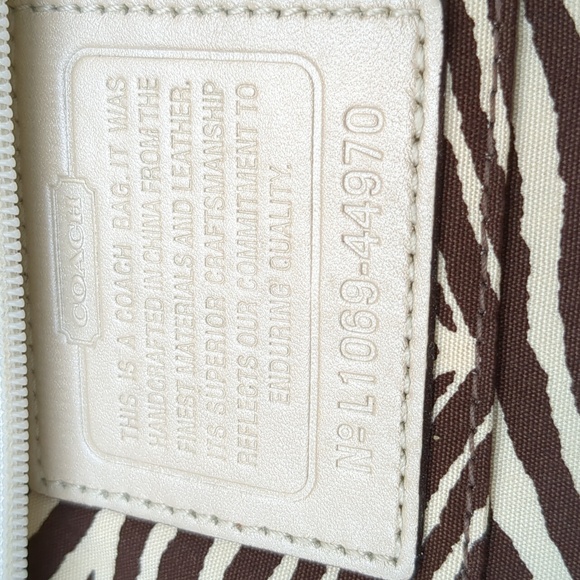 Coach straw flower wristlet - Picture 14 of 16